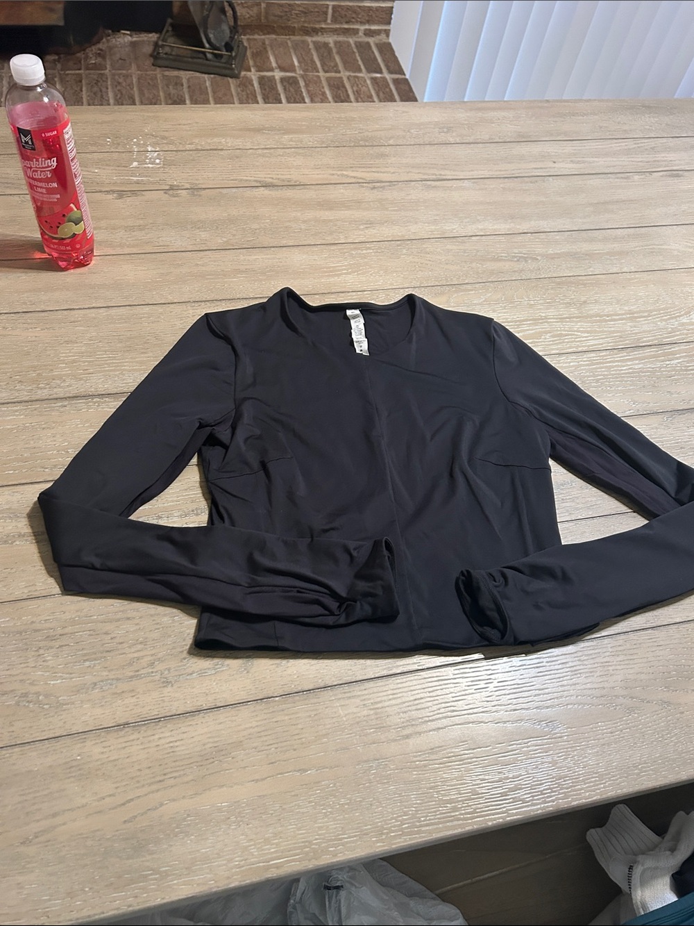 Like New lululemon athletica Black Long-Sleeve V-Neck Athletic Top Small